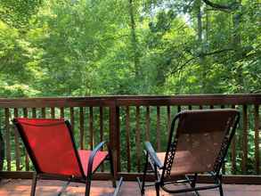 Bedroom 4 3 Bears One-level Open Floor Plan Cabin With Pool Table by Redawning