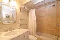 In-room Bathroom Casa Aralia