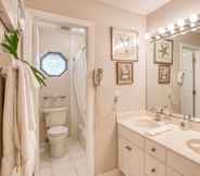 In-room Bathroom 4 Butler Beach Houses