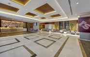 Lobi 4 Howard Johnson Plaza By Wyndham Dubai Deira