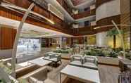 Lobi 2 Howard Johnson Plaza By Wyndham Dubai Deira