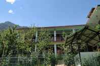 Exterior Madpackers Manali - Hostel