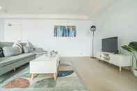 Common Space Stunning 1bed1bath Apartment@mascot