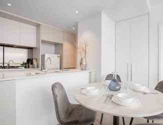 Kamar Tidur 2 Delightful 2BR Riverview@docklands