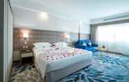 Kamar Tidur 4 Season Star Hotel