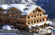 Exterior 6 Le Grand Hotel Courchevel 1850