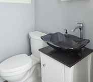 In-room Bathroom 2 Prime Location! 5BR in Quaint Neighborhood!