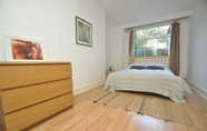 Bedroom 2 Large Garden Flat in the Heart of Islington