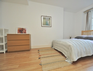 Bedroom 2 Large Garden Flat in the Heart of Islington