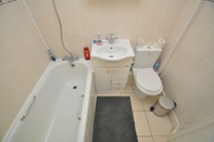 In-room Bathroom Large Garden Flat in the Heart of Islington