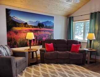Lobby 2 Delta Accommodations-Alaska Country Inn
