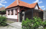 Exterior 2 Family Friendly 2-bed Cottage in Periș