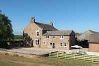 Exterior Burton Grange Farmhouse B&B