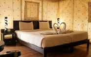 Bedroom 6 Desert Springs Resorts