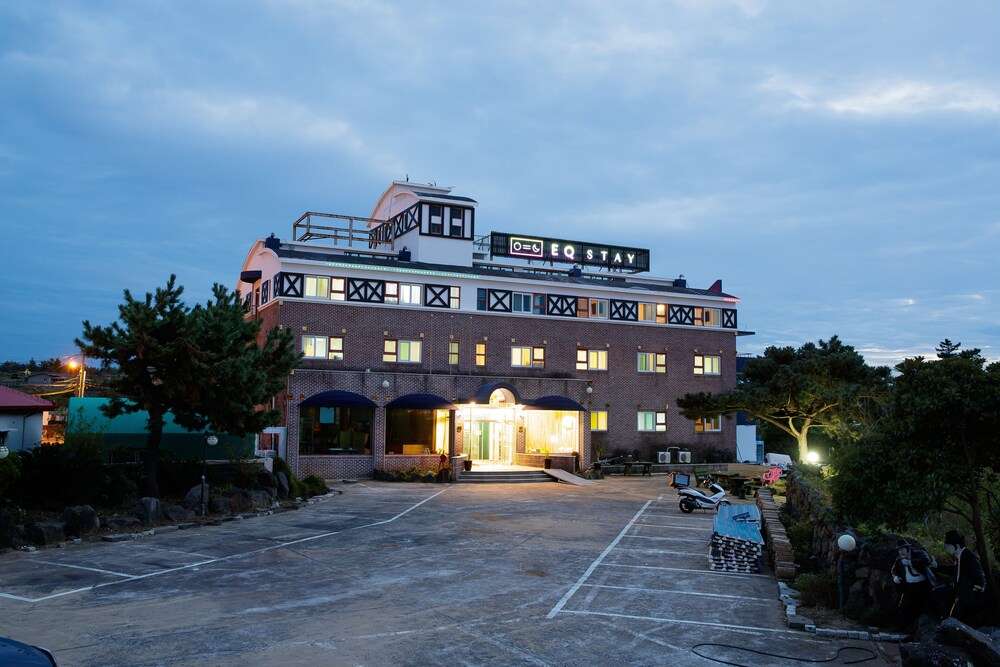 EQ Stay Hotel - Khách sạn dưới 500 nghìn ở Jeju