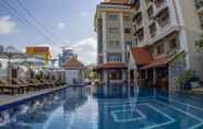 Swimming Pool 2 Kampong Thom Palace Hotel