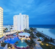 Exterior 4 Krystal Grand Cancun