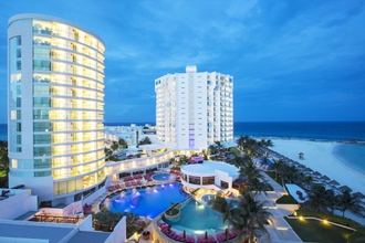 Exterior 4 Krystal Grand Cancun