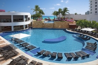 Swimming Pool Krystal Grand Cancun