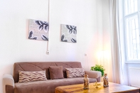 Lobi Chic Apartment Near Downtown