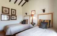 Bilik Tidur 5 Rosa Estates: The Farmhouse & Stables