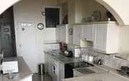 Bilik Tidur 6 Stunning Beach Front Apartment in Caswell Swansea