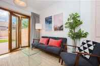 Common Space Stylish & Modern 3 Bed Flat in NW London With Garden