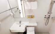 In-room Bathroom 6 Pu Camp Yingde