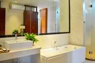 In-room Bathroom Shangliang Hostel