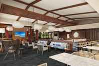 Lobi AC Hotel by Marriott Maui Wailea