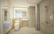 Toilet Kamar 7 Courtyard by Marriott Keele Staffordshire