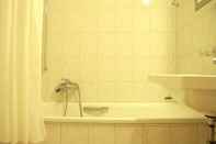 Toilet Kamar Cozy & Central - Palma B