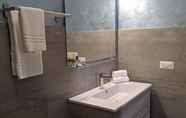 In-room Bathroom 7 Terrazze Naos