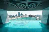 Hồ bơi Best Location Studio Room @ Menteng Park Apartment