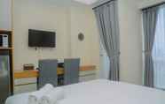 Bilik Tidur 4 Pleasant and Simply Studio Room Menteng Park Apartment