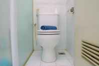 Toilet Kamar Pleasant Studio Apartment at City Home MOI