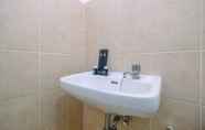 Toilet Kamar 4 Sea and Port View 2BR Green Bay Pluit Apartment