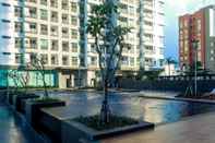 Kolam Renang Cozy and Minimalist 2BR Green Bay Condominium Apartment