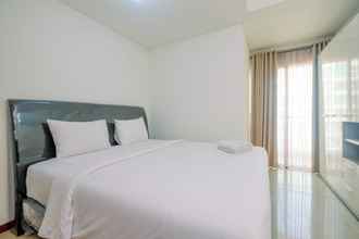 ห้องนอน 4 Cozy and Minimalist 2BR Green Bay Condominium Apartment