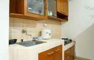 ห้องนอน 2 Homey and Warm 2BR Mediterania Palace Apartment