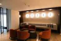 Bar, Kafe, dan Lounge Spacious and Comfortable 1BR at Ciputra World 2 Apartment