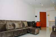 Lobi Comfortable 2BR Green Central City Apartment