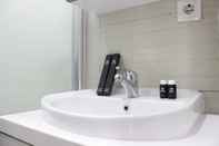In-room Bathroom Stylish 2BR Gateway Pasteur Apartment near Maranatha University