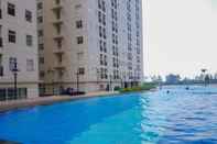 Kolam Renang Comfortable Studio Apartment at Ayodhya Residences