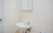 In-room Bathroom 2 Comfy and Stylish 2BR Apartment at Ayodhya Residences