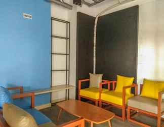 Lobi 2 Minimalist and Posh Studio Dave Apartment