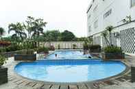 Swimming Pool Studio Room with City View Margonda Residence 5 Apartment