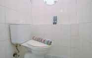Toilet Kamar 4 Minimalist 2BR Apartment near Shopping Center @ Kalibata City