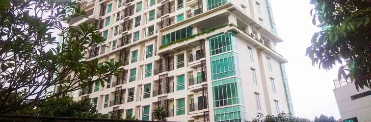 Bangunan Good Location with Simply Furnished 1BR Apartment Woodland Park