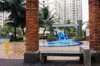 Kolam Renang Compact Studio Kalibata City Apartment near Shopping Center